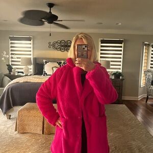 WOMENS WINTER FAUX FUR COAT ~ SIZE Medium ~ COLOR Ce Rose (Hot Pink)